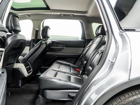 Used 2024 Lincoln Nautilus Premier w/ Equipment Group 102A image 41