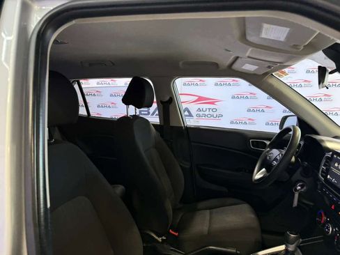 Used 2021 Hyundai Venue SE FWD image 46