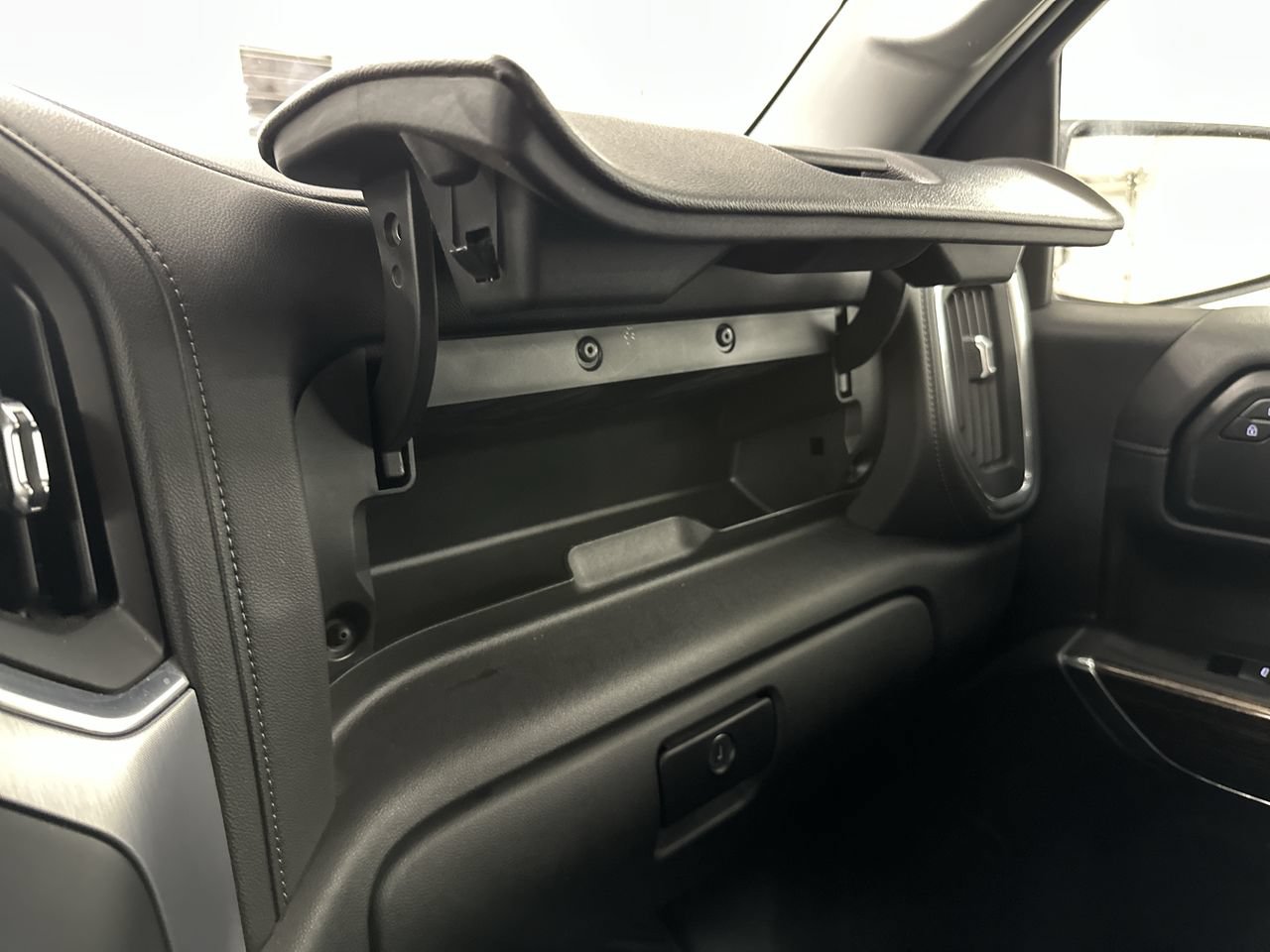 Used 2021 GMC Sierra 1500 SLE AWD/4WD image 55
