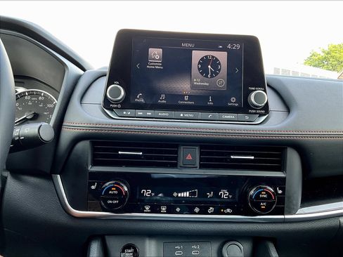 Certified 2026 Nissan Rogue SV AWD/4WD image 18
