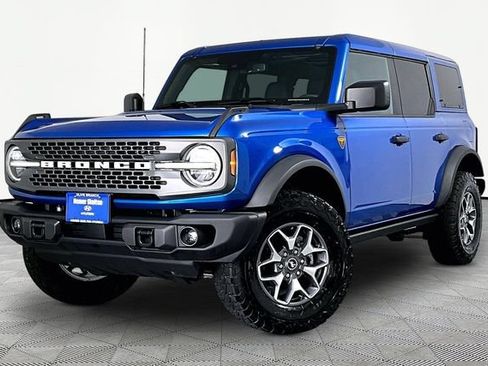 Used 2025 Ford Bronco Badlands AWD/4WD image 2