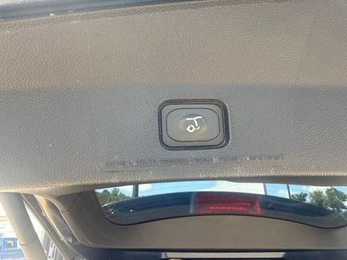 Used 2017 Ford Explorer XLT w/ Equipment Group 202A FWD image 20