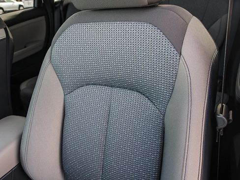 Used 2025 Subaru Forester Premium AWD/4WD image 18