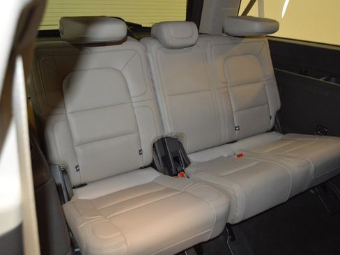 Used 2023 Lincoln Navigator L Reserve image 13