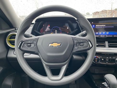 New 2026 Chevrolet Trax LT w/ LPO, Blackout Package image 11