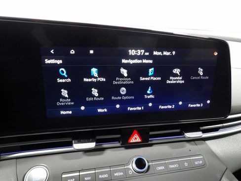 Used 2024 Hyundai Elantra SEL image 20