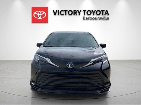 New 2026 Toyota Sienna XLE FWD image 8