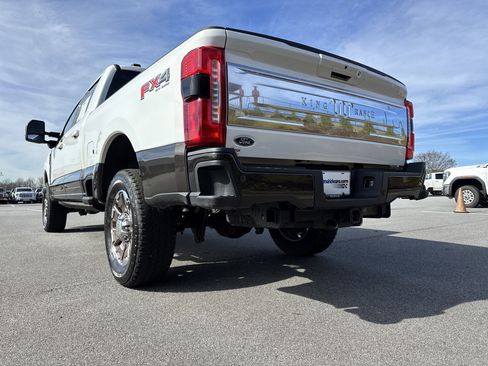 Used 2025 Ford F250 King Ranch w/ FX4 Off-Road Package image 8