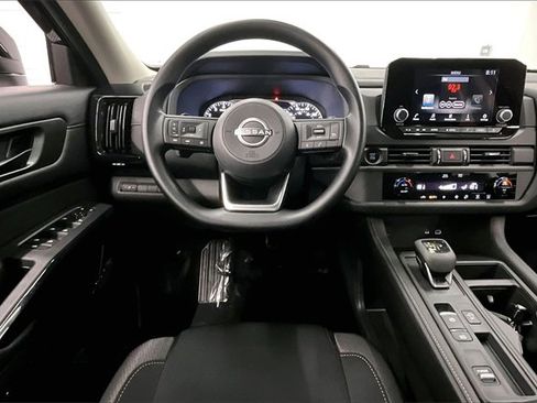 New 2025 Nissan Pathfinder S image 19