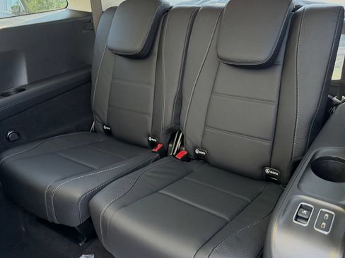 New 2026 Mercedes-Benz GLS 450 4MATIC image 33