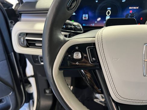 Used 2025 Lincoln Aviator AWD w/ Jet Appearance Package image 13