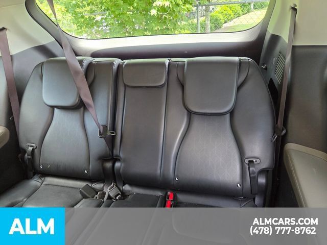 Used 2025 Kia Carnival FWD image 18