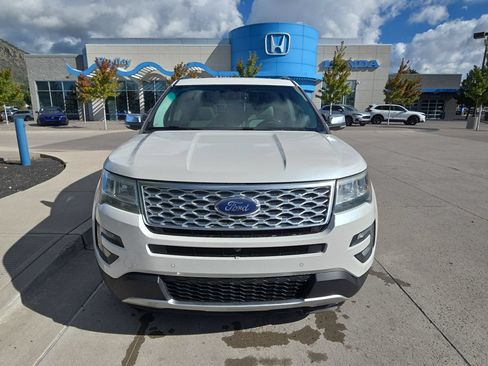 Used 2016 Ford Explorer Platinum AWD/4WD image 2