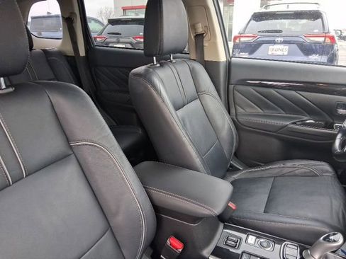 Used 2018 Mitsubishi Outlander SEL image 14