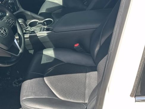 Used 2023 Toyota Camry XLE FWD image 16