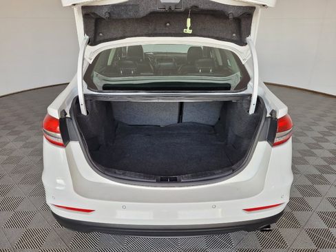 Used 2020 Ford Fusion SE FWD image 29