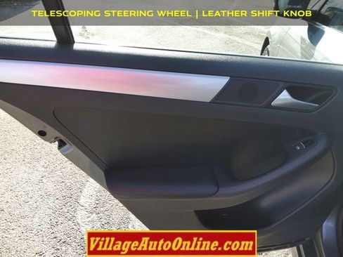 Used 2013 Volkswagen Jetta SE image 25