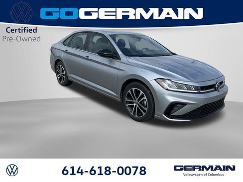 Used 2025 Volkswagen Jetta Sport image 11