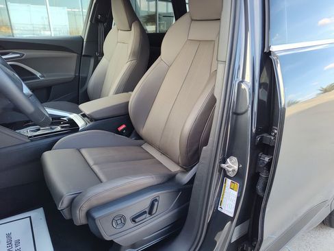 Certified 2025 Audi Q5 2.0T Premium Plus w/ Premium Plus image 22