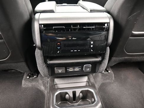 Used 2023 Jeep Wagoneer Series II image 39