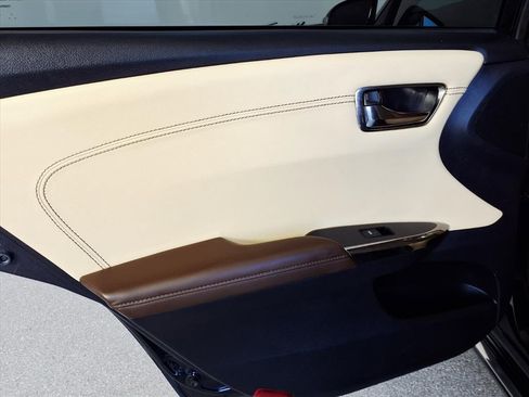 Used 2014 Toyota Avalon Limited image 8