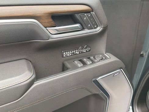 Used 2026 Chevrolet Silverado 1500 High Country w/ High Country Premium Package AWD/4WD image 18