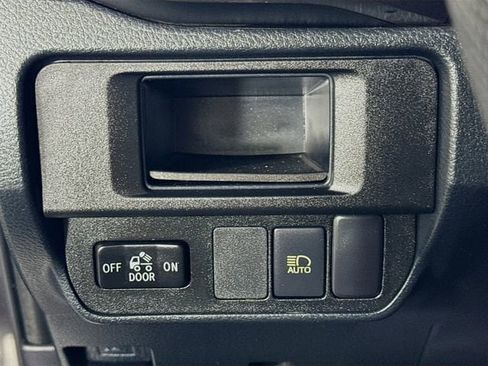 Certified 2018 Toyota Tacoma SR5 RWD image 10