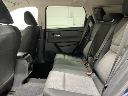 Used 2025 Nissan Rogue SV AWD/4WD image 14