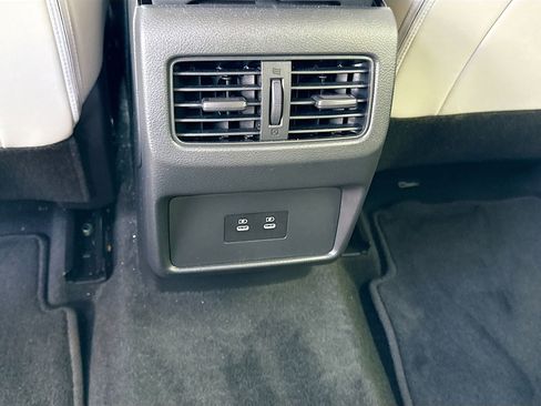Used 2025 Nissan Rogue SV w/ SV Premium Package FWD image 20