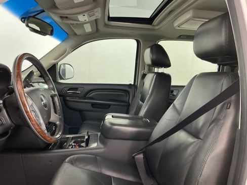 Used 2011 GMC Yukon XL Denali AWD/4WD image 12