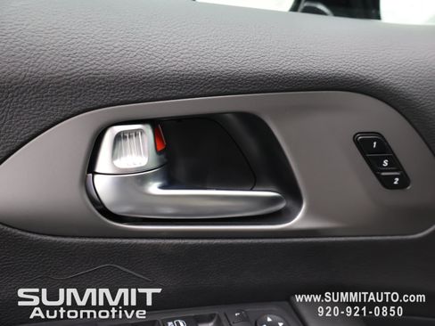 New 2027 Chrysler Pacifica Select AWD/4WD image 47