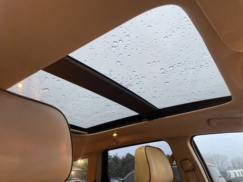 Used 2020 Jeep Grand Cherokee Overland image 4