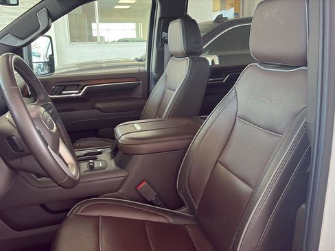Used 2024 GMC Sierra 2500 Denali AWD/4WD image 18