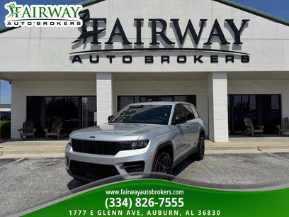 Used 2025 Jeep Grand Cherokee Altitude