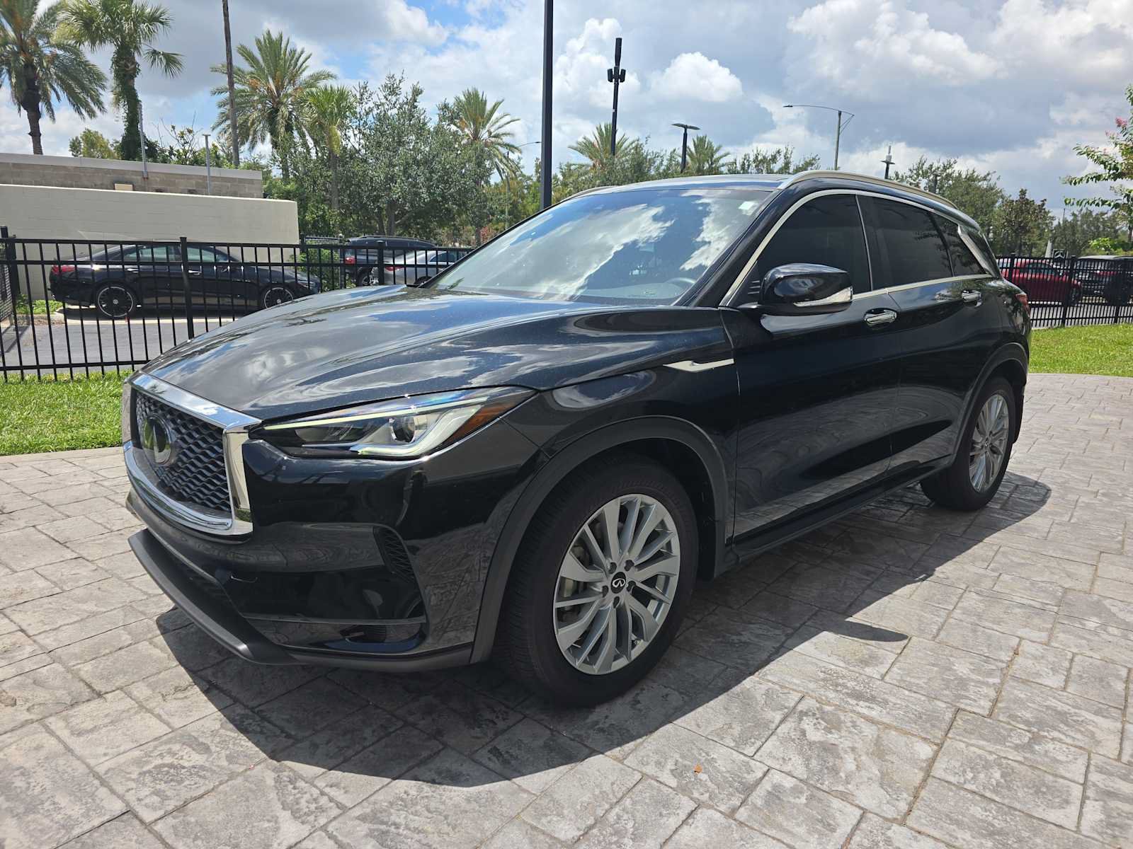 Certified 2025 INFINITI QX50 Luxe AWD/4WD image 8