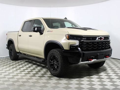 Used 2023 Chevrolet Silverado 1500 ZR2 w/ Technology Package AWD/4WD image 38