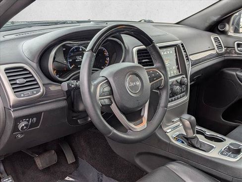 Used 2018 Jeep Grand Cherokee Overland AWD/4WD image 10