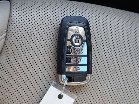 Used 2022 Lincoln Nautilus Reserve w/ Equipment Group 202A image 34