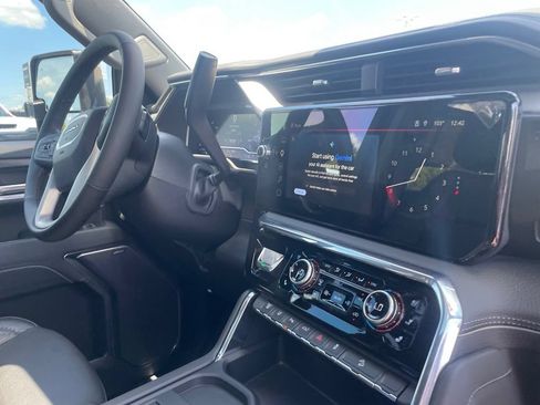 Used 2025 GMC Sierra 2500 Denali w/ Technology Package AWD/4WD image 31