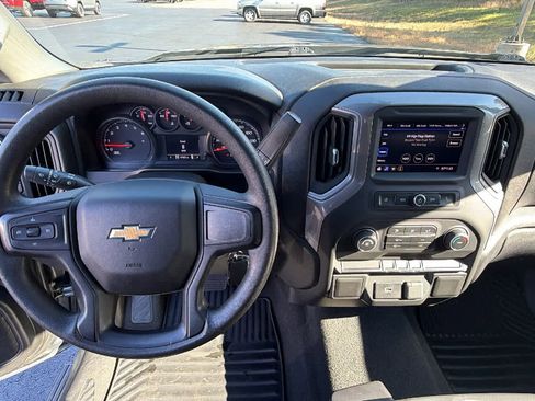 Used 2020 Chevrolet Silverado 1500 Custom w/ Custom Value Package image 8