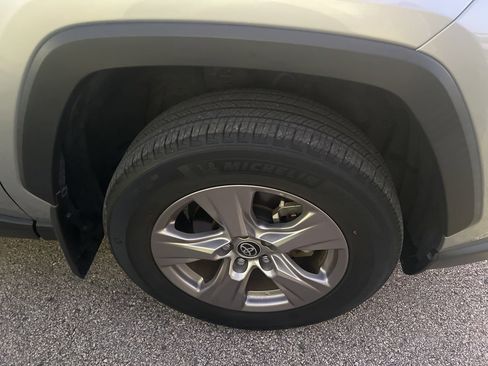 Used 2022 Toyota RAV4 XLE image 15