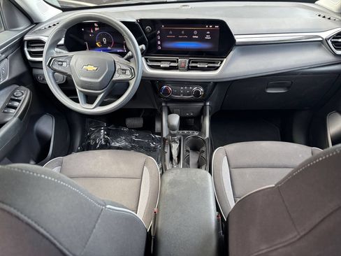 Used 2025 Chevrolet TrailBlazer LT FWD image 39