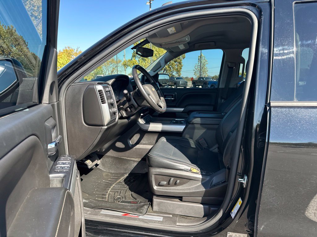 Used 2018 Chevrolet Silverado 1500 LT w/ All Star Edition AWD/4WD image 13
