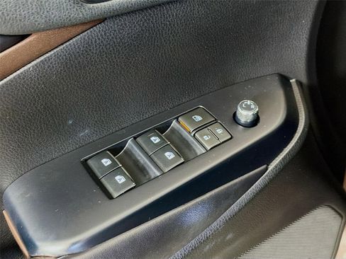 Used 2019 Toyota Highlander Limited Platinum FWD image 21