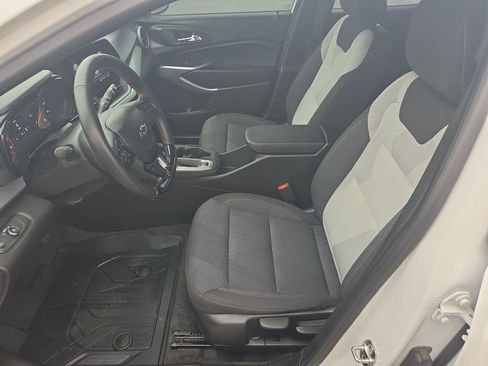 Certified 2024 Chevrolet Trax RS FWD image 25