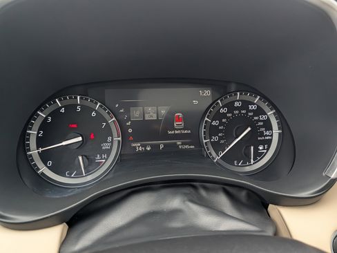 Used 2021 Toyota Highlander XLE image 28