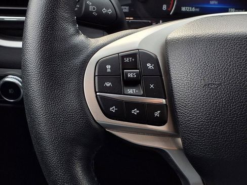 Used 2022 Ford Explorer XLT w/ Equipment Group 202A image 18