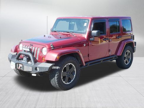 Used 2012 Jeep Wrangler Unlimited Sahara AWD/4WD image 3