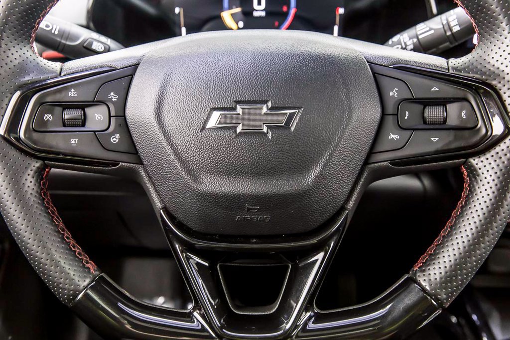 Used 2024 Chevrolet Trax RS w/ Sunroof Package FWD image 27