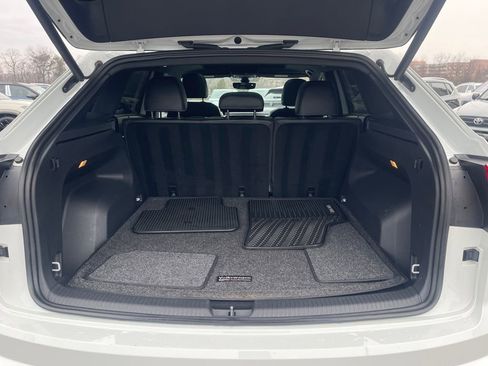 Used 2020 Volkswagen Atlas Cross Sport SEL Premium image 13